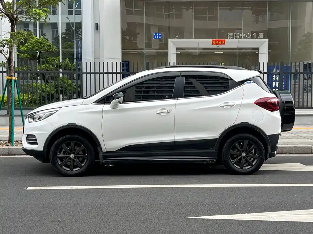 BYD Yuan New Energy 2018 2018 EV360 Smart Connected Cool Type