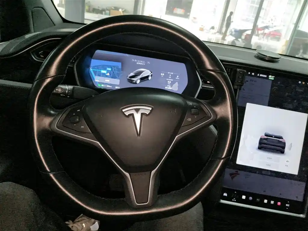 TESLA MODEL X
