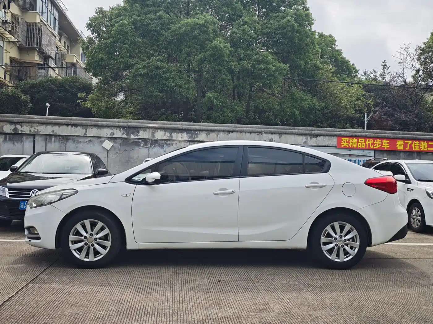 Photo 3 - Kia K3