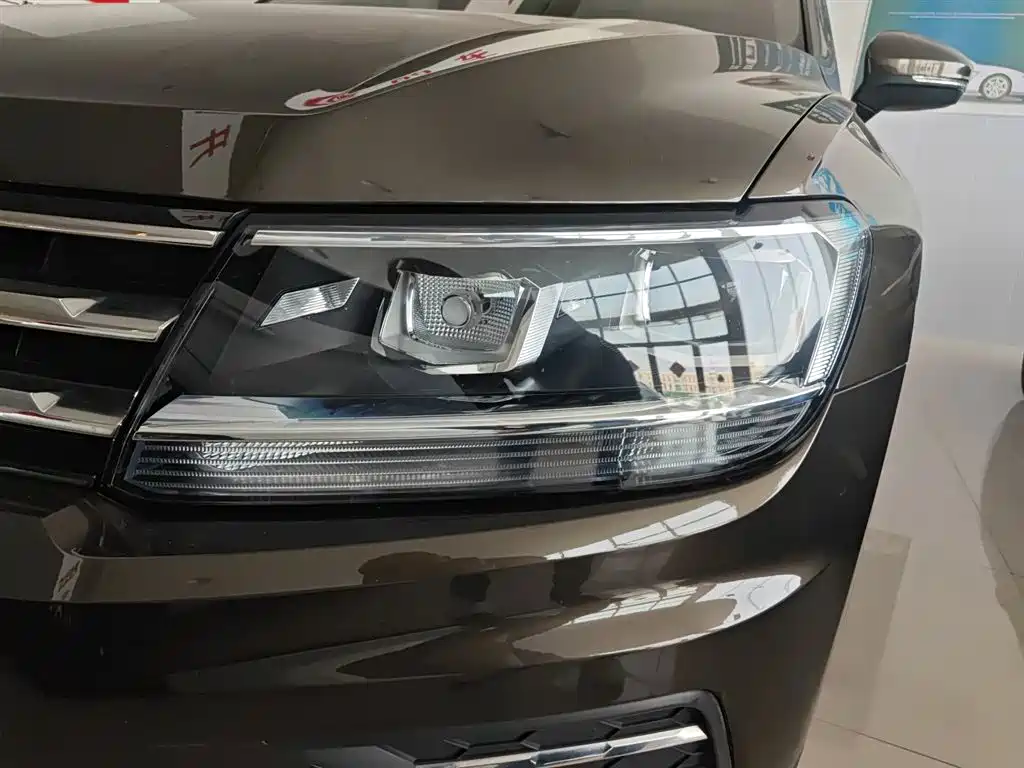 Volkswagen Tiguan L 2018 330TSI Automatic 2WD Luxury Edition фото 24