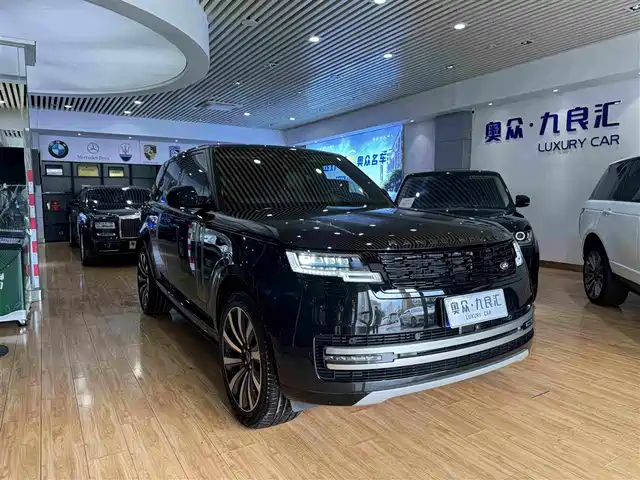 Land Rover Range Rover 2023 3.0 L6 360PS Golden Age Edition