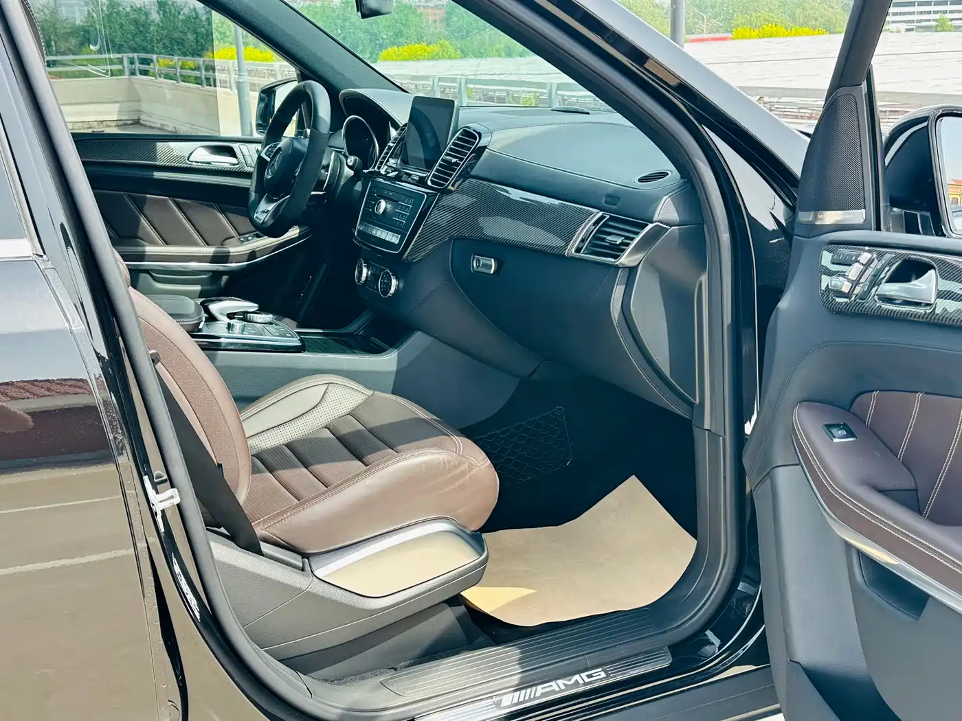 Mercedes-Benz GLS AMG 2016 AMG GLS 63 4MATIC фото 28