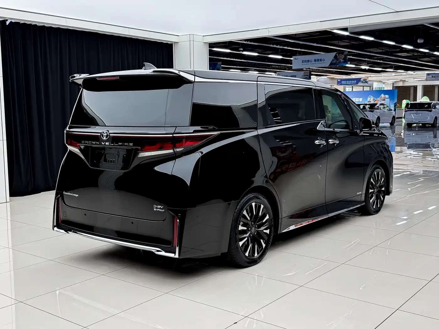 Toyota Vellfire 2026 2024 Crown Hybrid 2.5L Executive Premium Edition