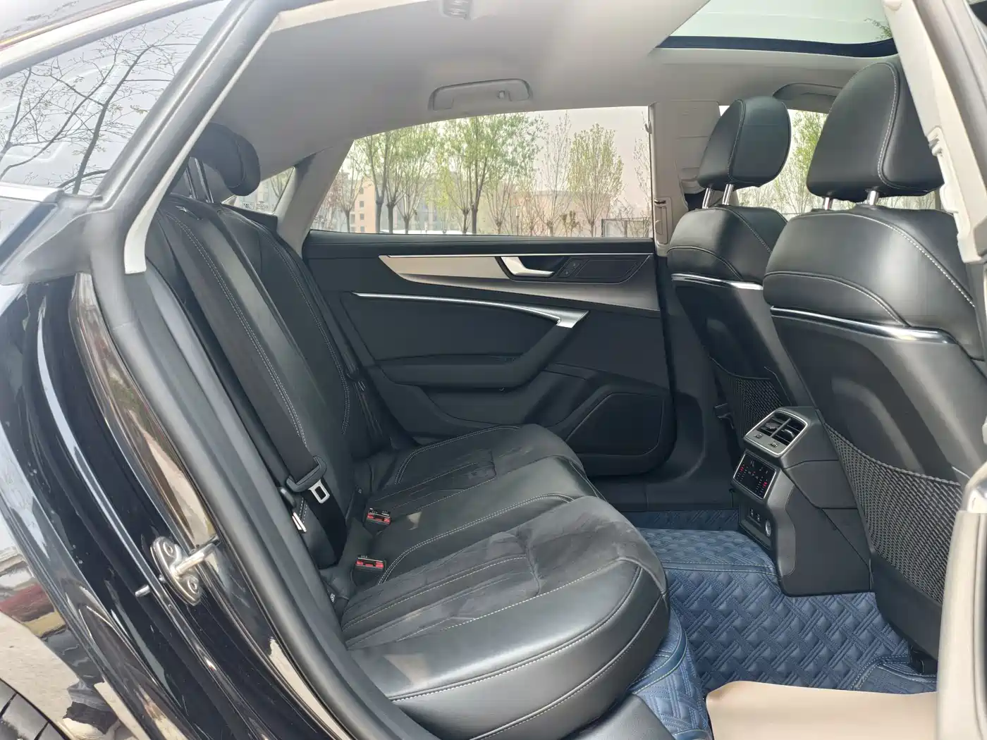 AUDI A7L