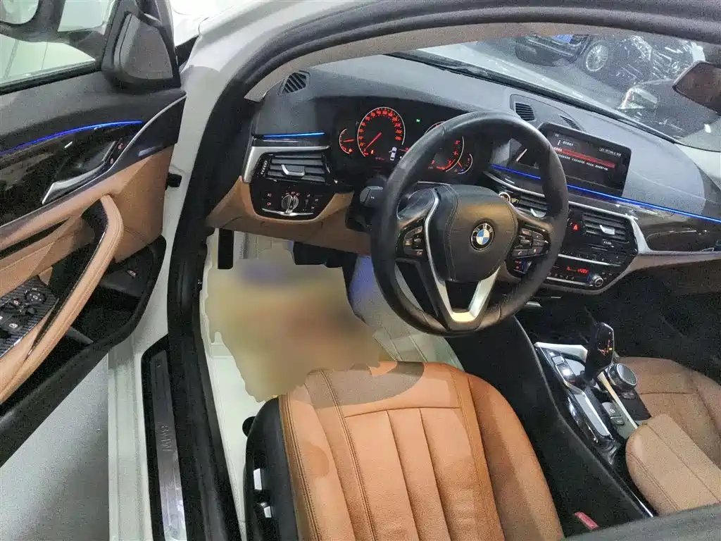 BMW 5 Series 2018 528Li Launch Special Edition фото 16