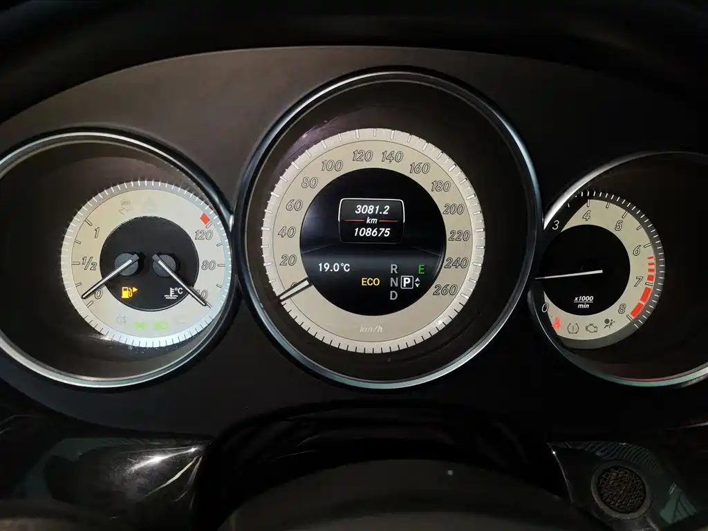 Mercedes-Benz CLS 2015 CLS 260 фото 12