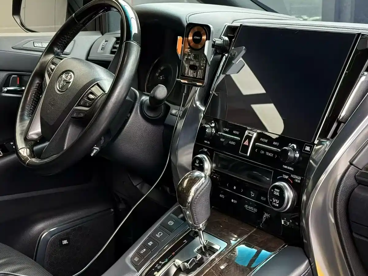 Toyota Alphard 2021 Hybrid 2.5L Premium фото 5