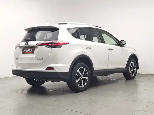 Toyota RAV4 Rongfang 2016 2.0L CVT 2WD Comfort (China V) — фото 2