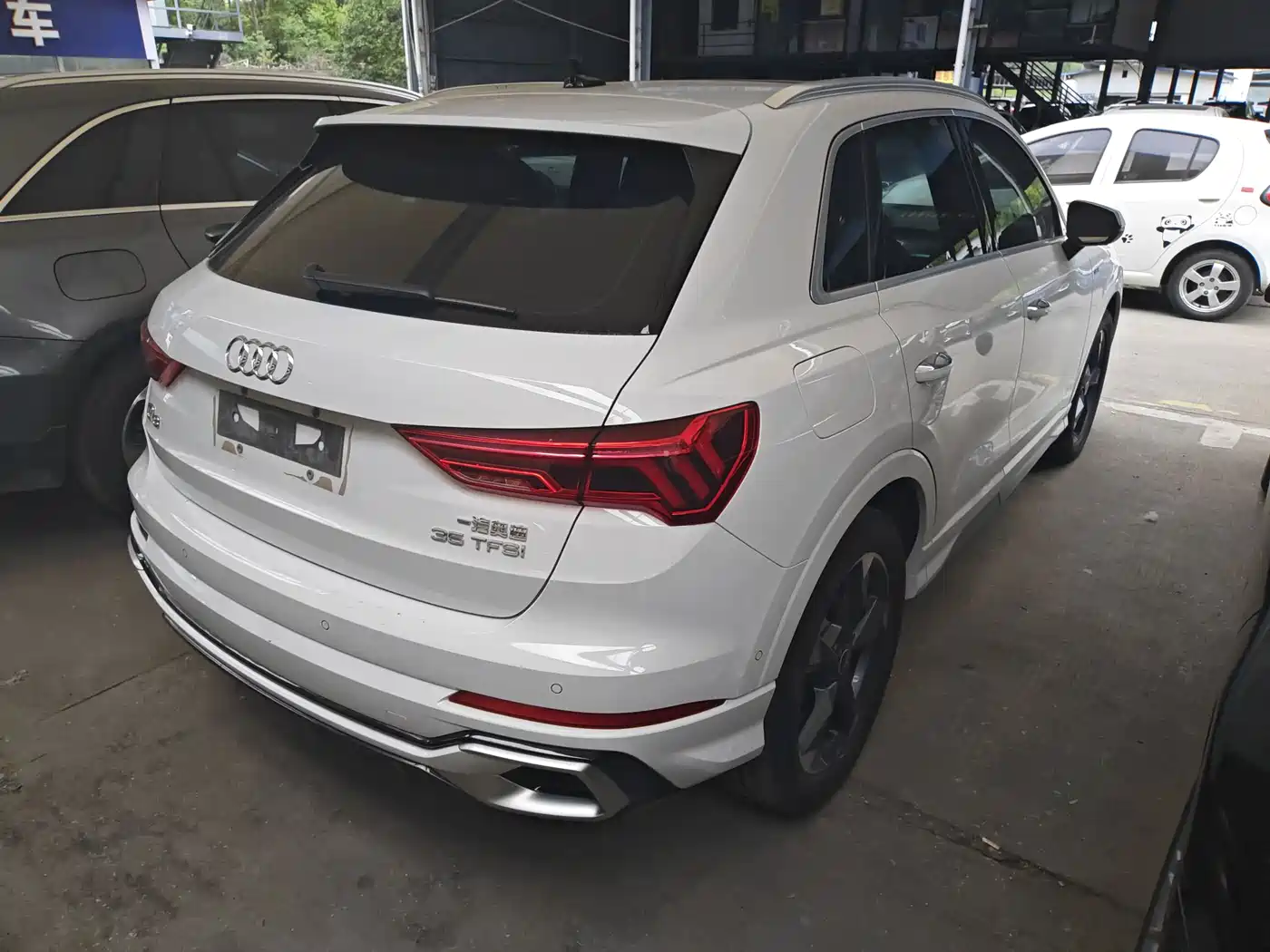 AUDI Q3