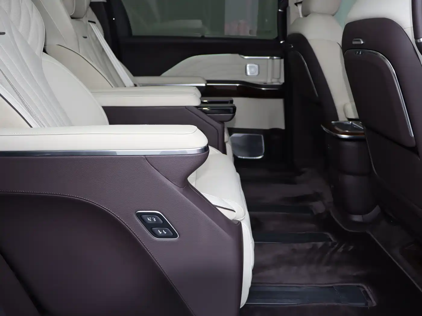 Hongqi HQ9 2025 2023 2.0T Smart Connect Flagship