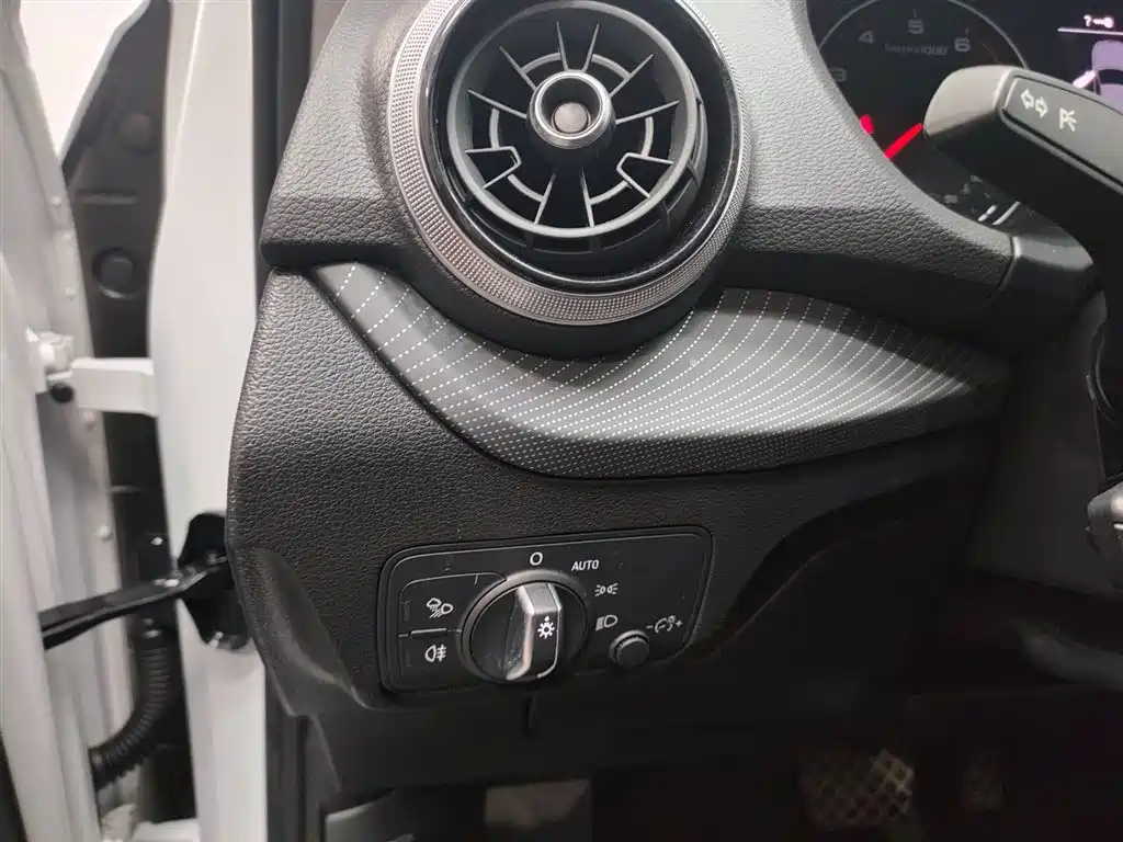 Audi Q2L 2024 35TFSI Fashion Sport фото 11