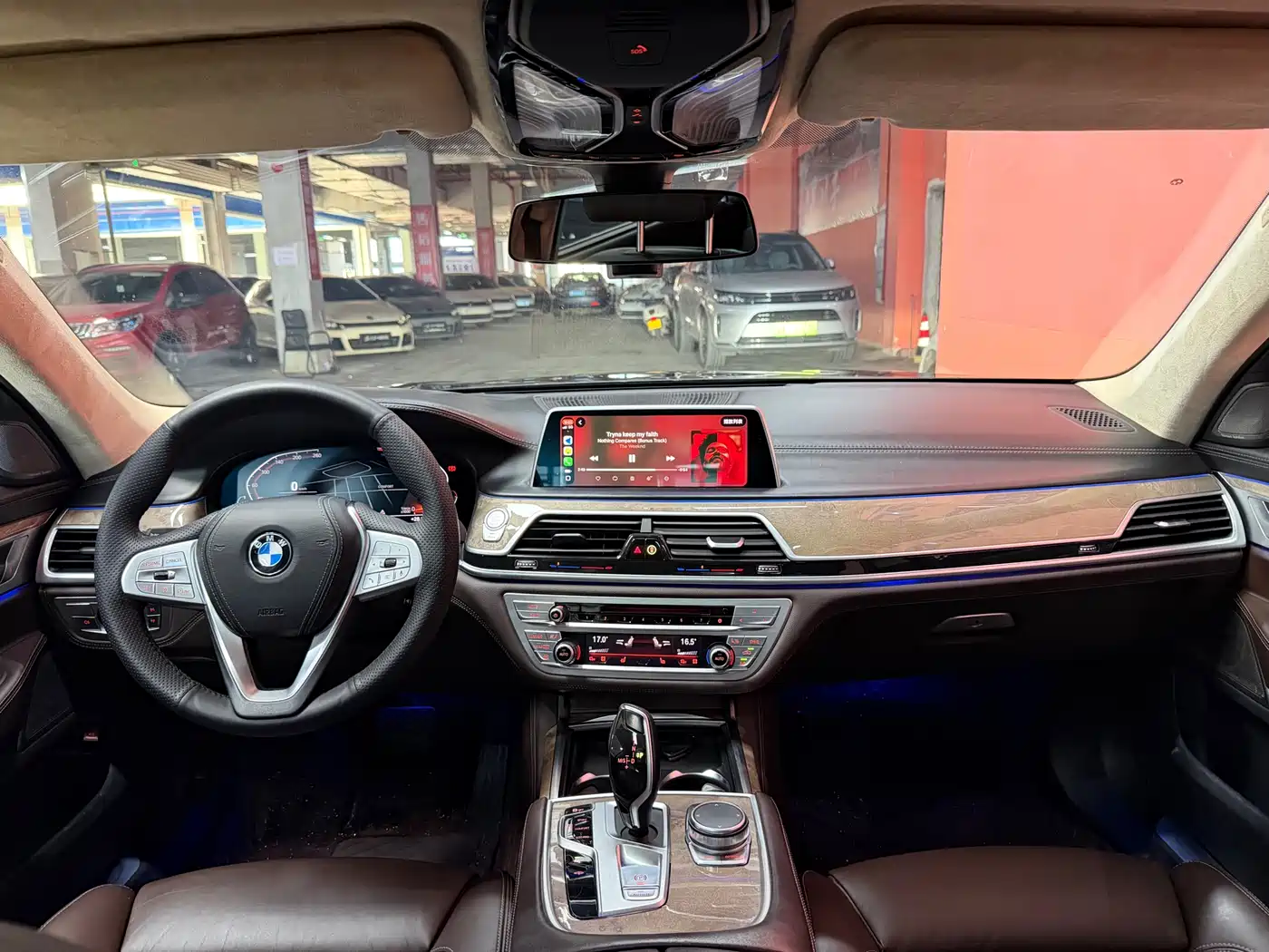 Фото 8 - BMW 7 Series
