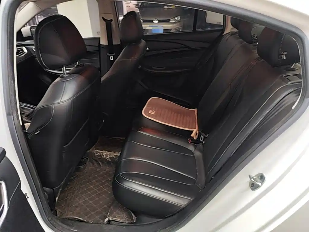 Roewe i5 2019 2019 1.5L Automatic 4G Connected LingHao Flagship Version