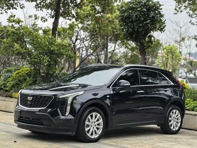 CADILLAC XT4