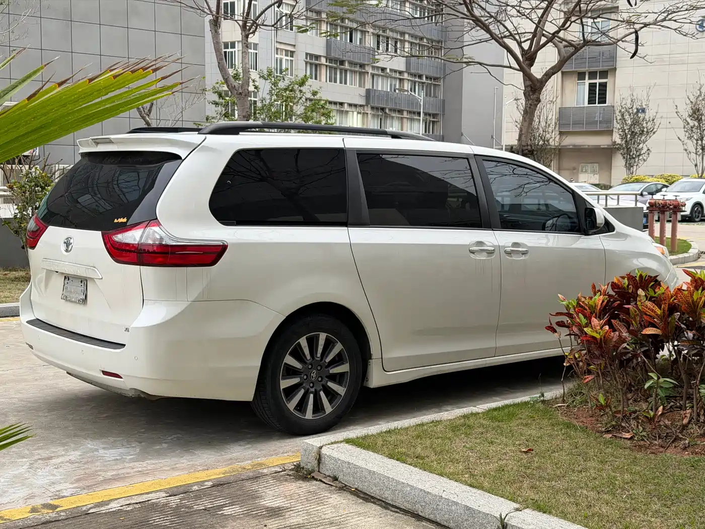 TOYOTA SIENNA
