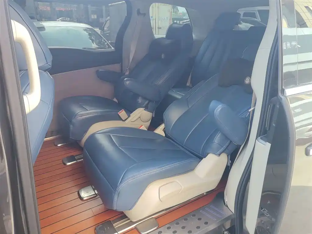 Buick GL8 2021 Land Business Class 652T Luxury фото 17