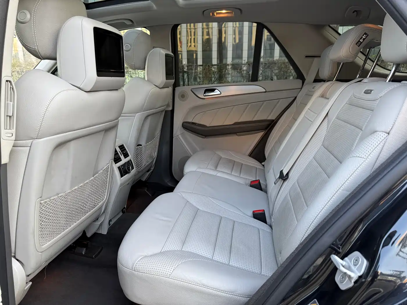 Mercedes-Benz M-Class AMG 2012 AMG ML 63 фото 11