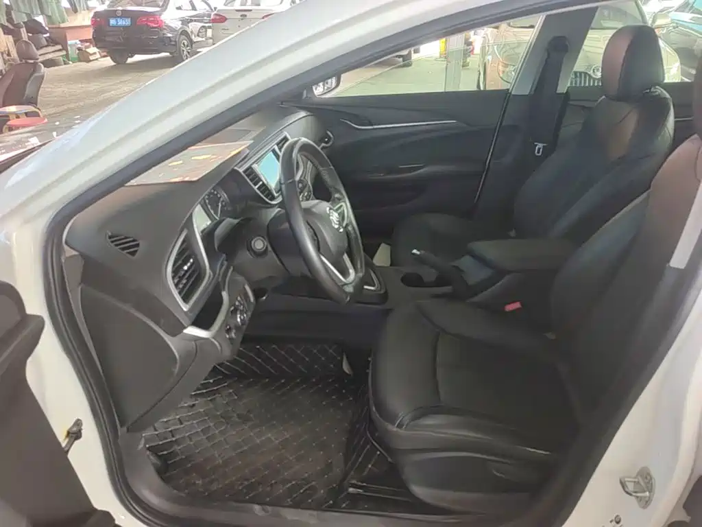 Фото 15 - Buick Excelle