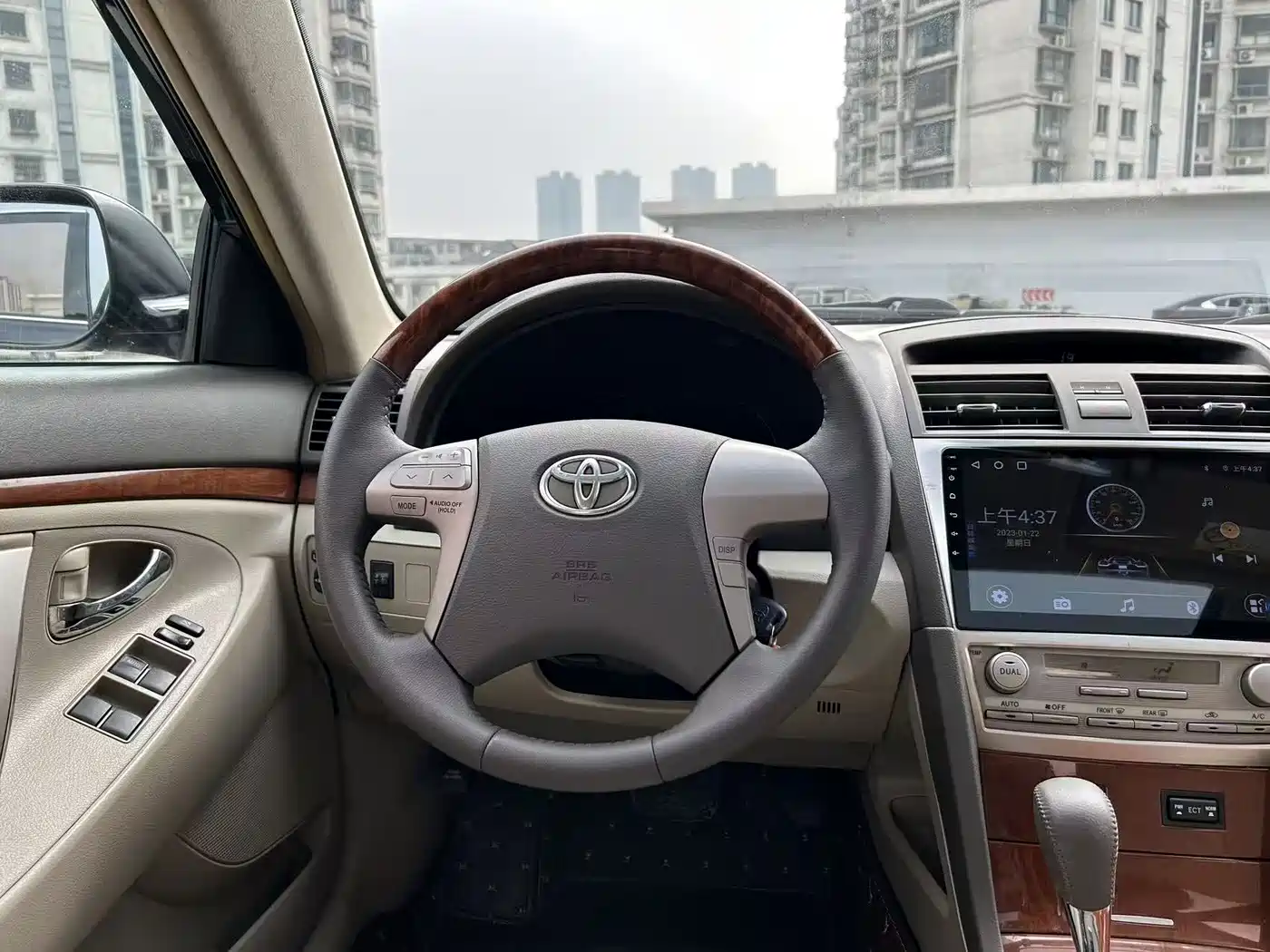 Toyota Camry 2013 200G Classic Luxury Edition фото 13
