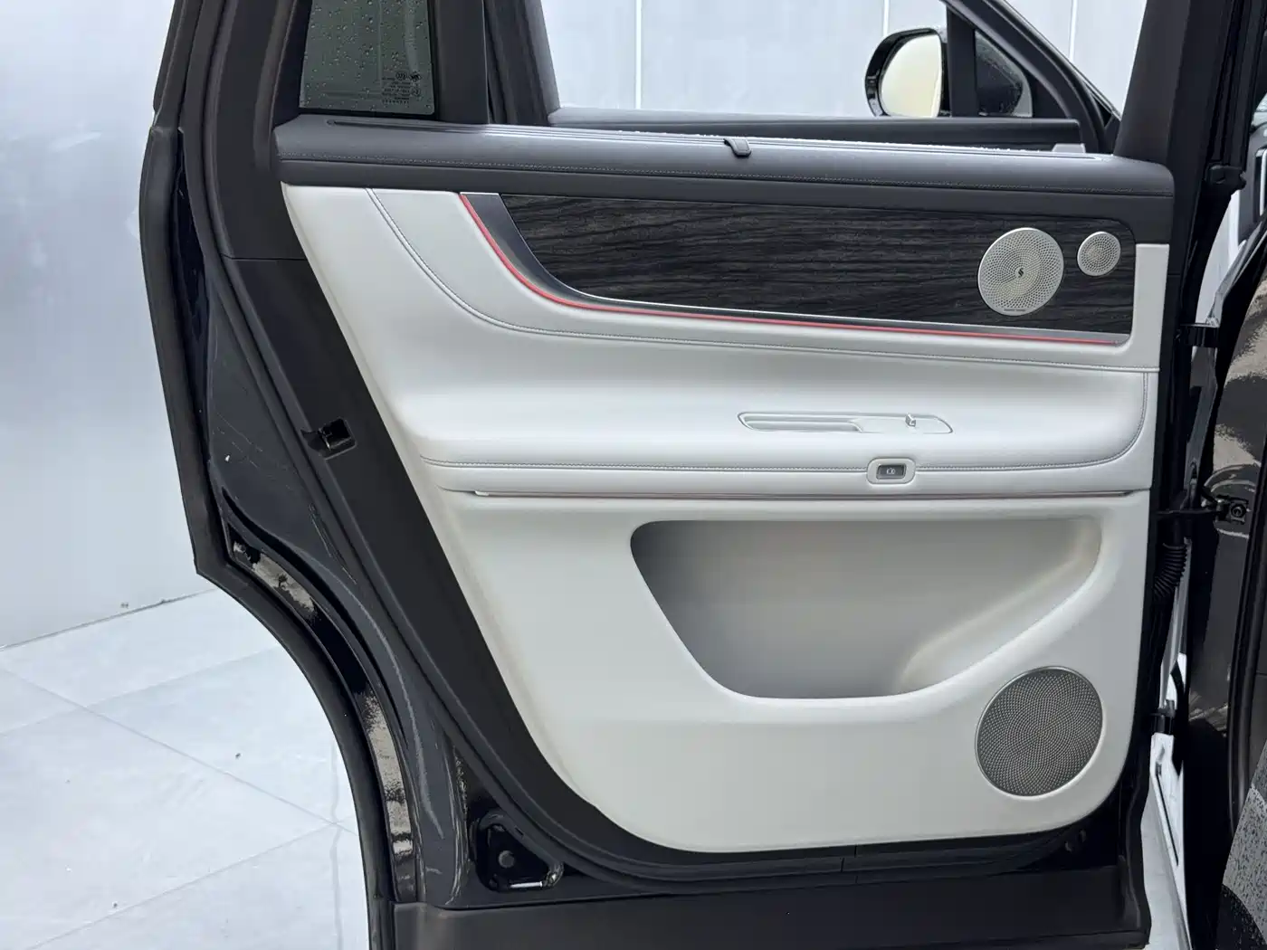  AITO Wenjie AITO M9 2024 Range Extender Max Edition 42kWh 6-seater 20