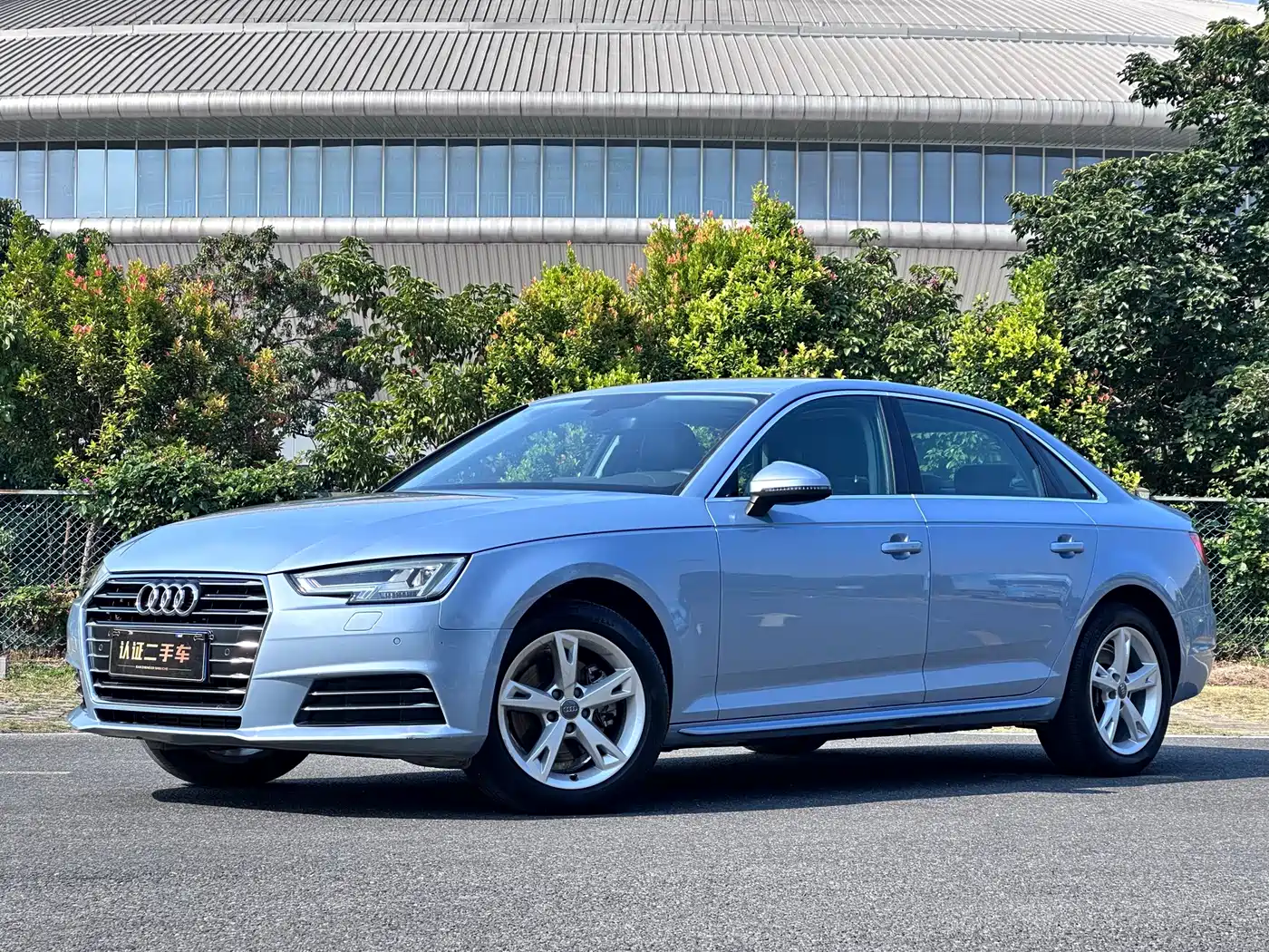 Audi A4L 2018 30th Anniversary 40 TFSI Fashion