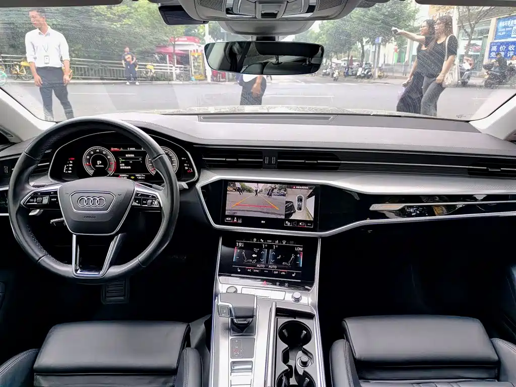 Audi A7 2024 2023 Model 45 TFSI Premium Selection Edition