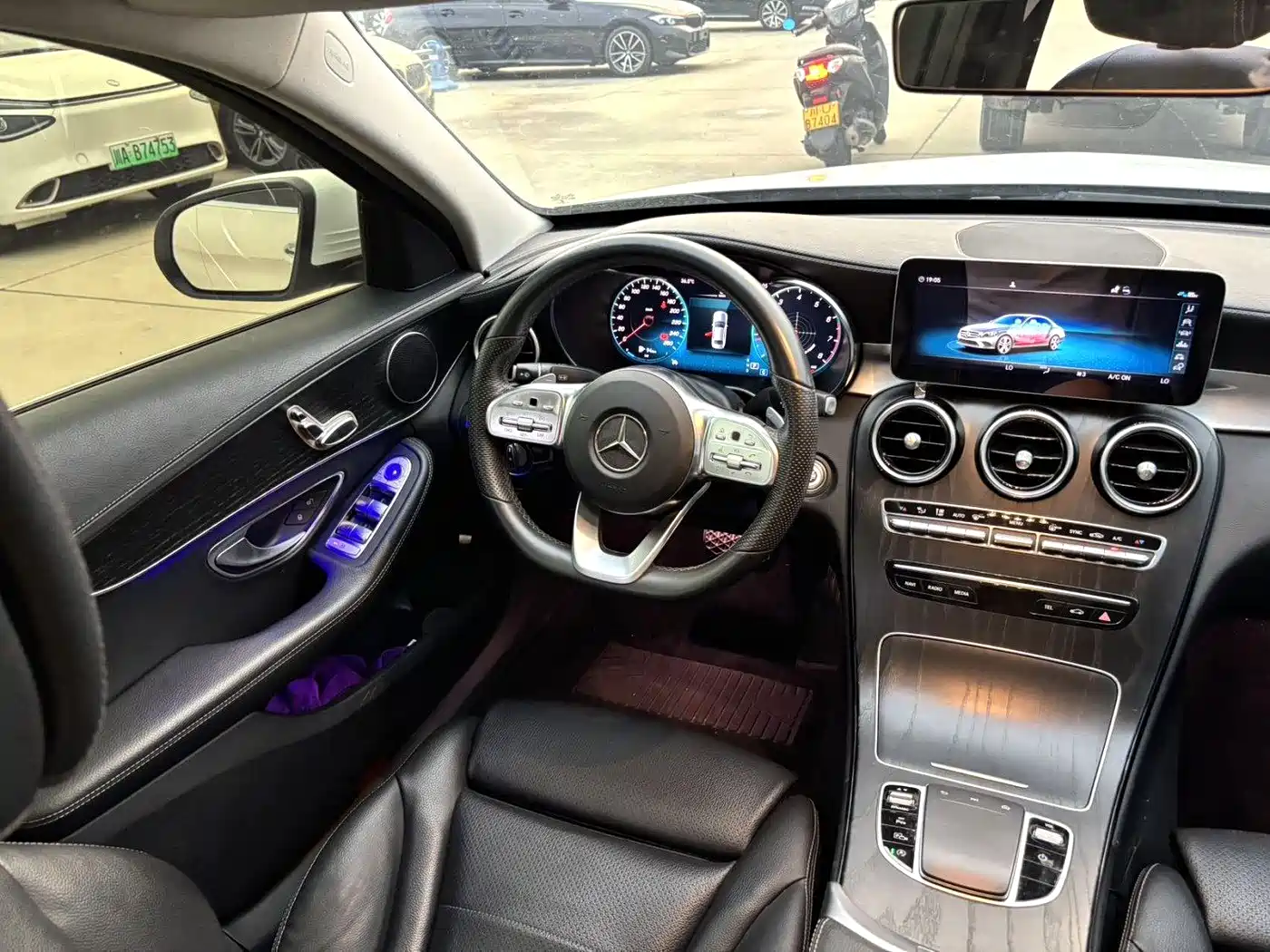 Photo 7 - Mercedes-Benz C-Class