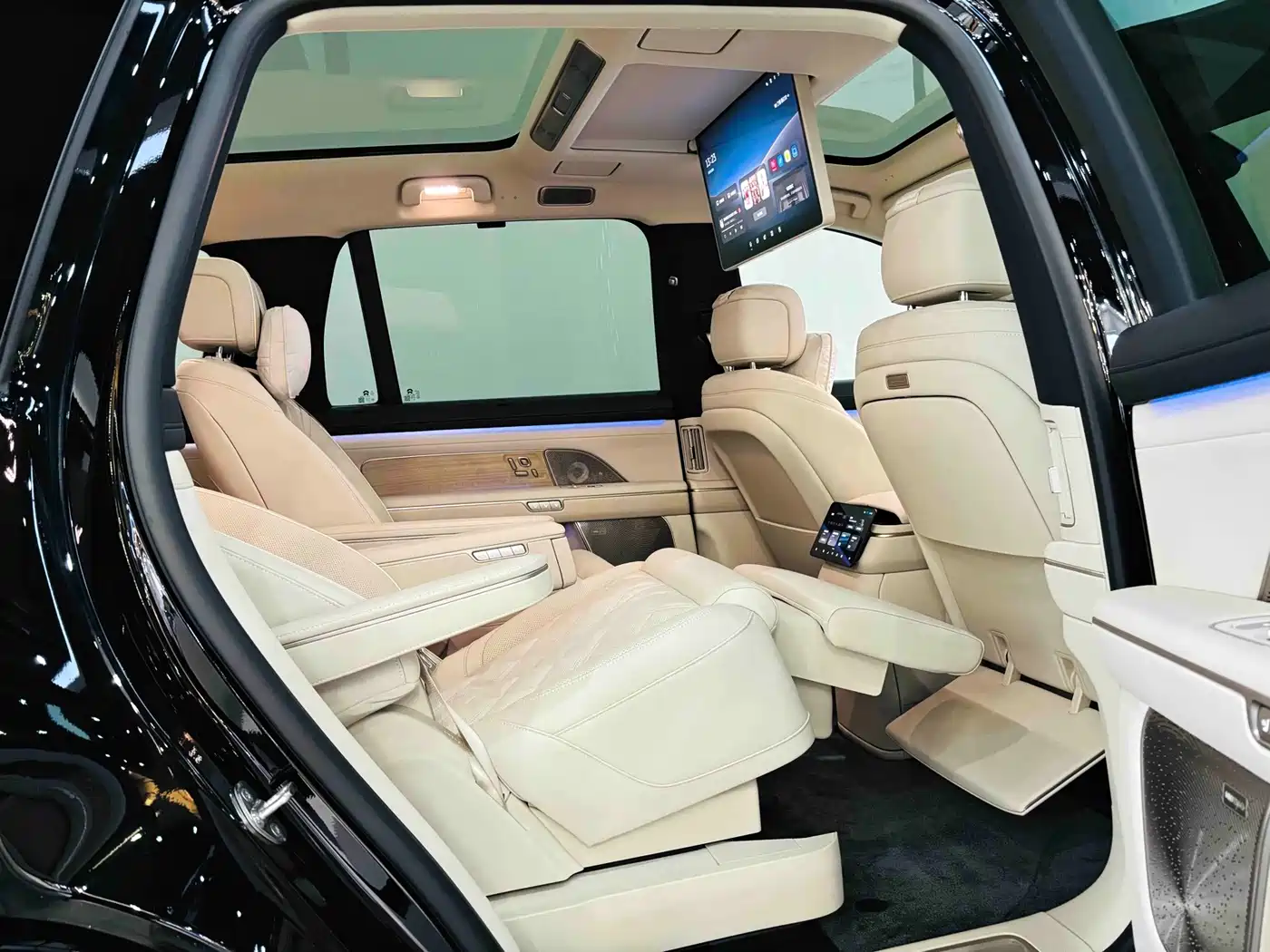 NIO ES8 2026 2025 Model 6-Seat Executive Luxury Edition