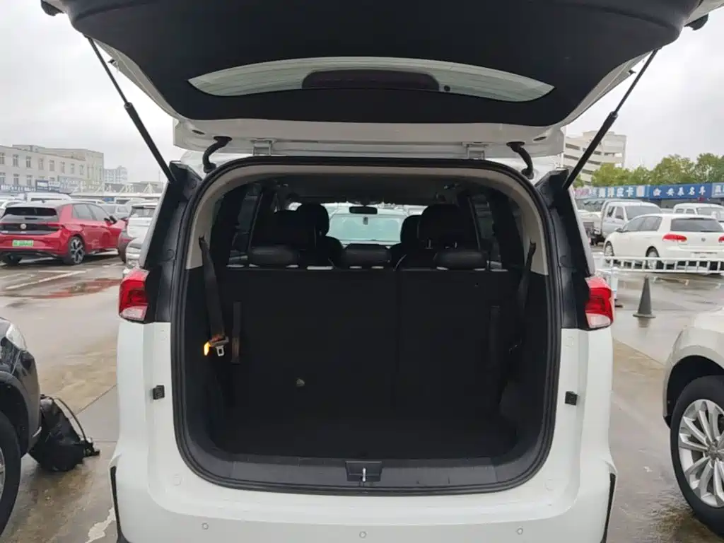Maxus EUNIQ 5 2022 2020 Elite Edition 7-Seater