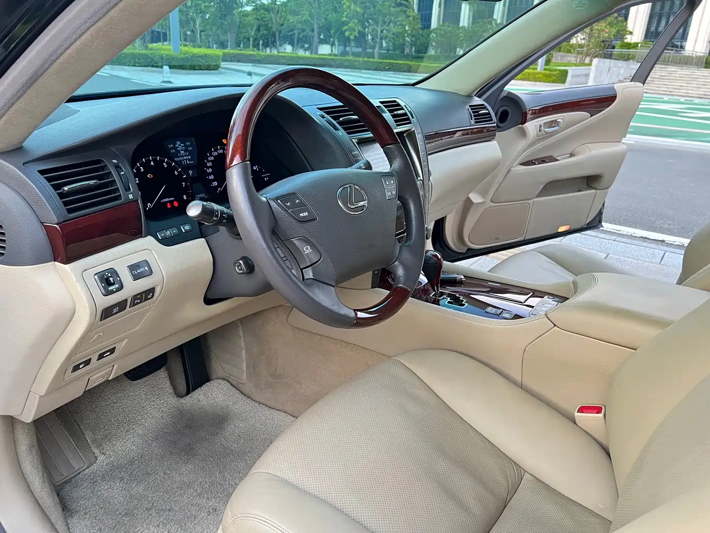 Lexus LS 2006 2006 460L Premium Edition