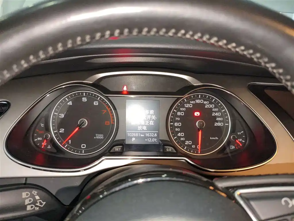 Audi A4L 2013 35 TFSI Automatic Standard фото 5