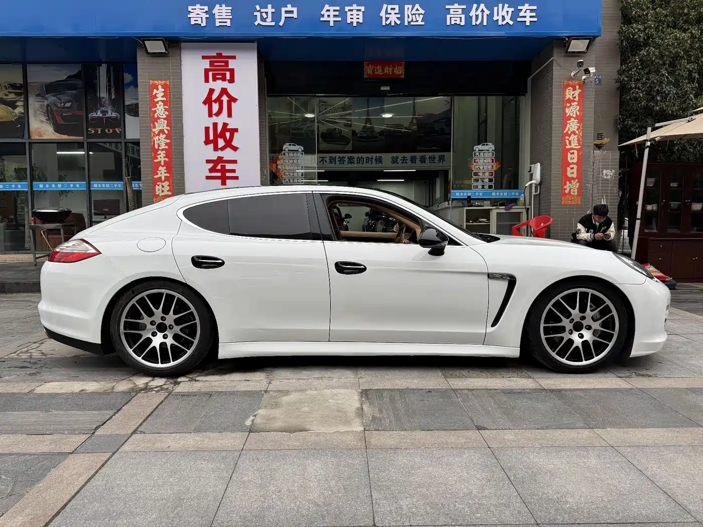 Porsche Panamera 2010 Model Panamera S 4.8L фото 12