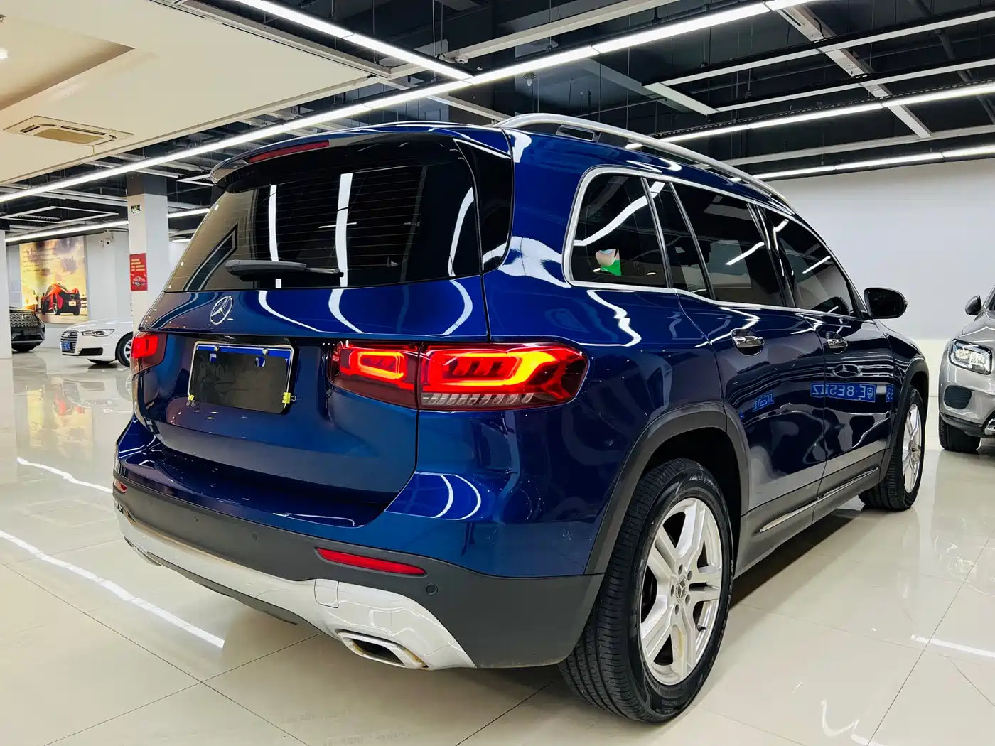 MERCEDES-BENZ GLB