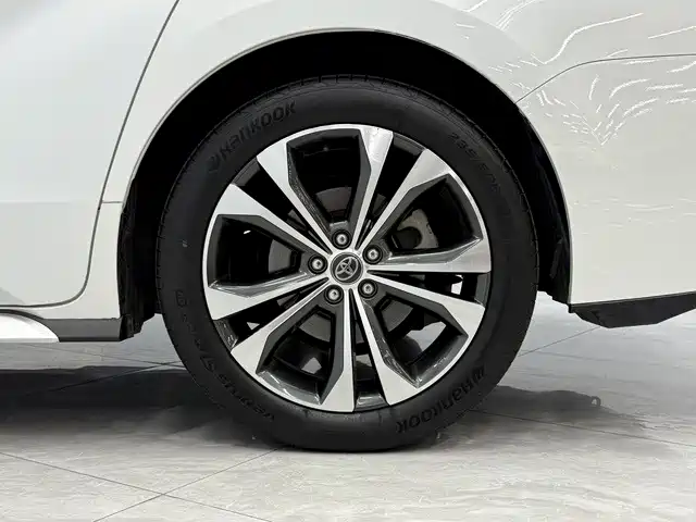 Фото 9 - Toyota Granvia