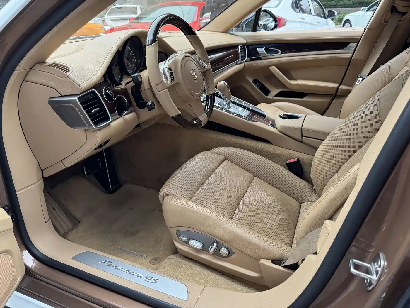 Porsche Panamera 2010 Model Panamera S 4.8L фото 5