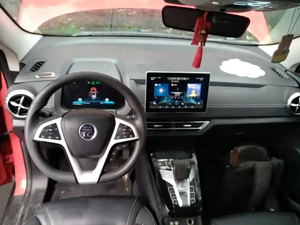 صورة 10 - BYD Yuan New Energy
