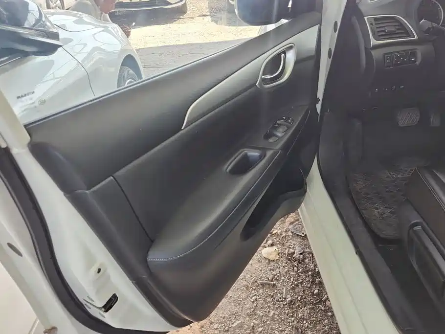 Nissan SYLPHY, миниатюра 7