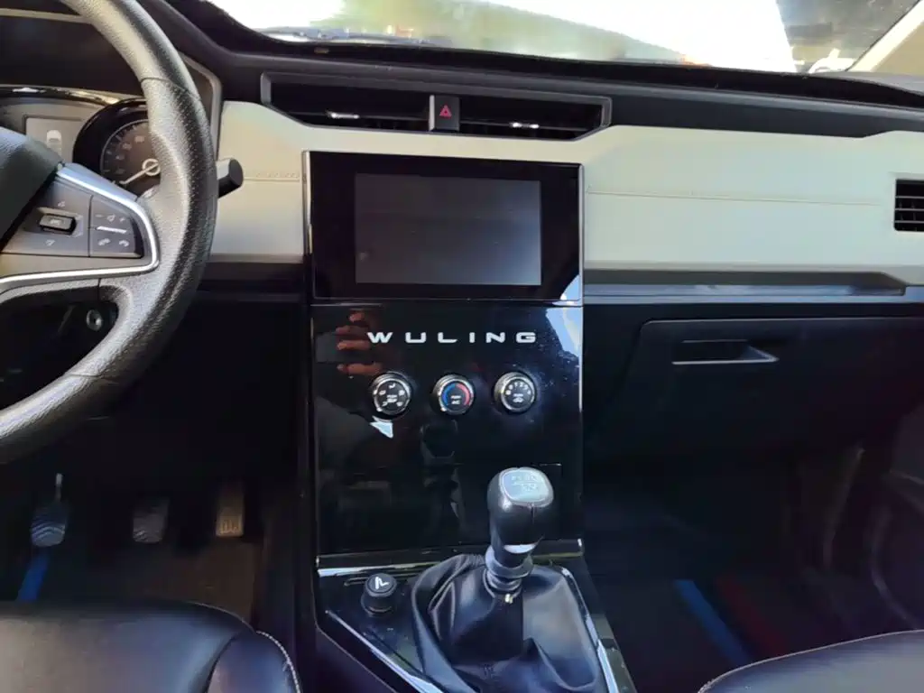 Wuling Motors Wuling Hongguang PLUS 2019 2019 1.5T Manual Luxury 7-seater