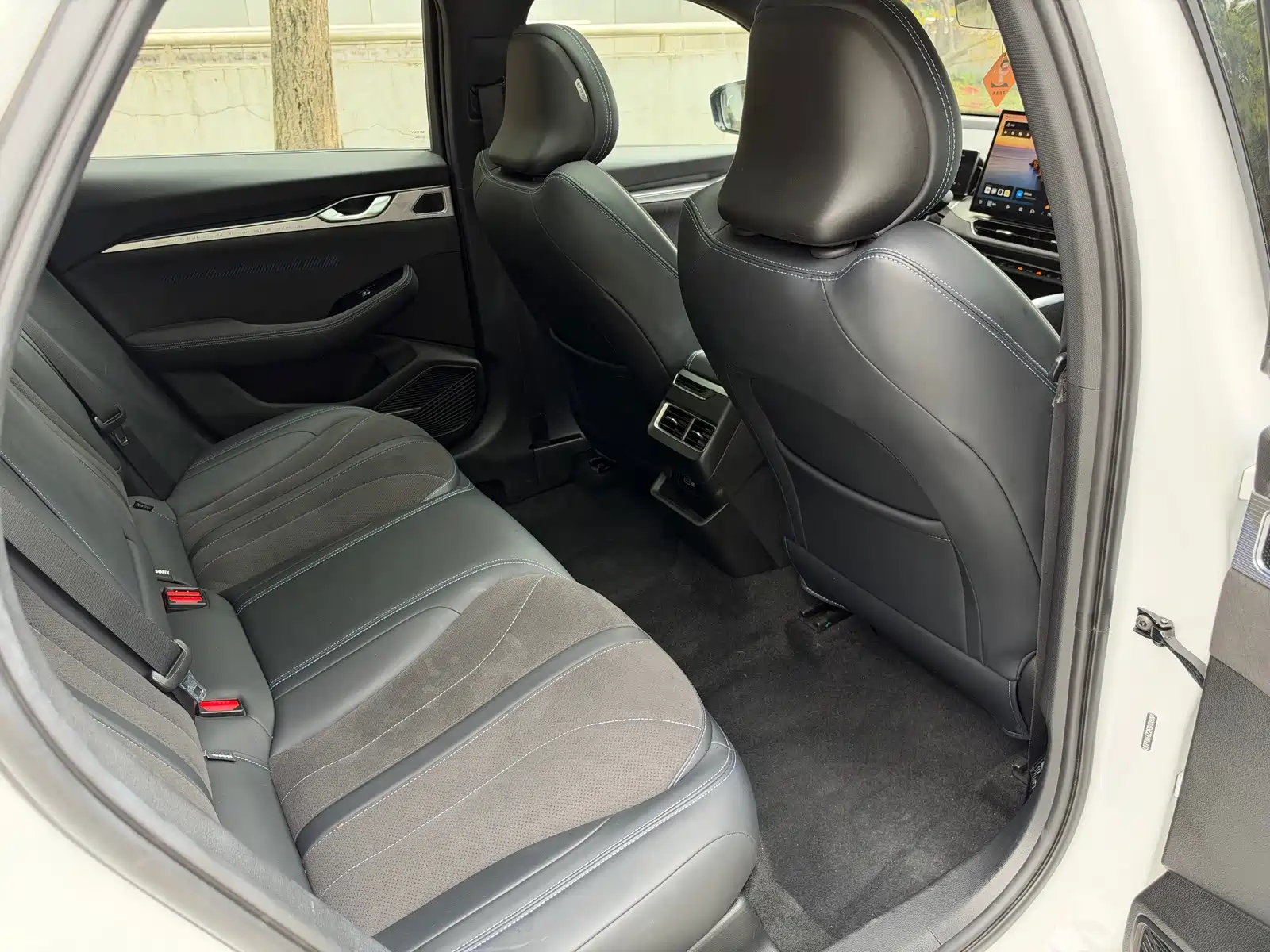 Фото 8 - Geely Preface