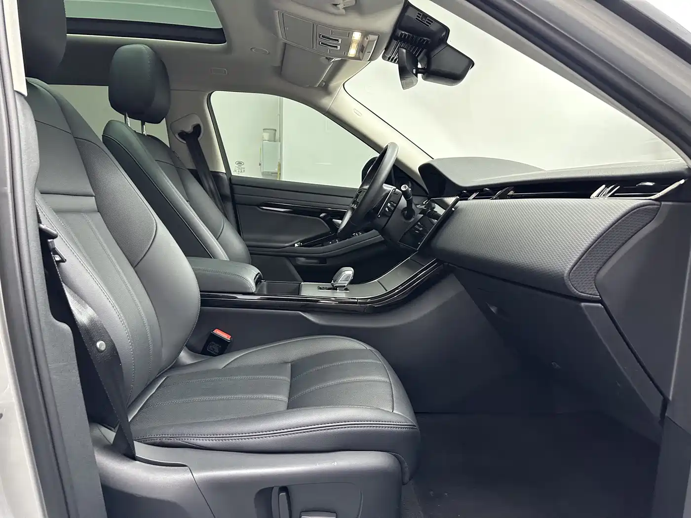 Land Rover Range Rover Evoque 2025 2024 Range Rover Evoque L 200PS Glowing Elegance Edition