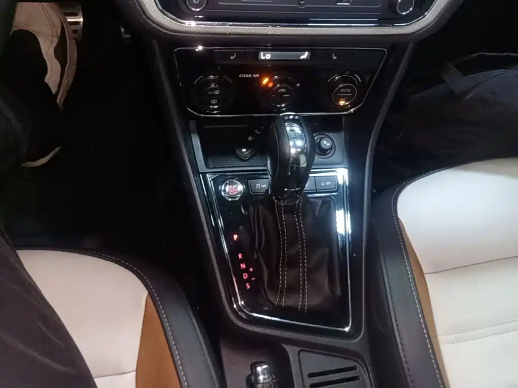 Volkswagen Gran Lavida 2017 2017 230TSI DSG Luxury Edition