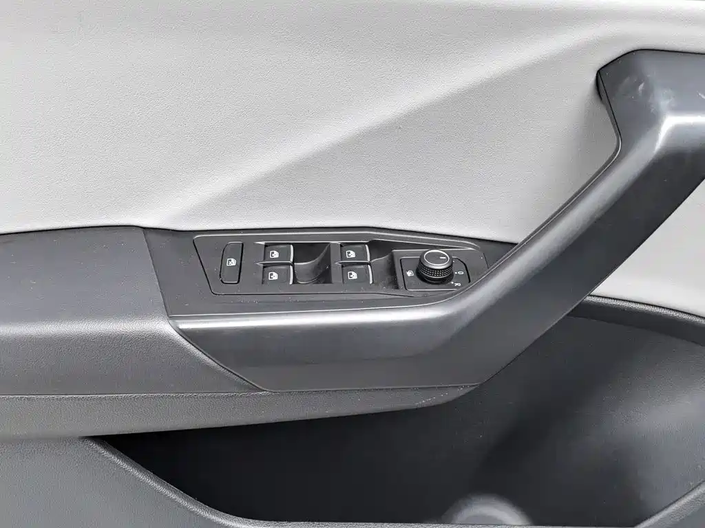 Фото 9 - Volkswagen T-ROC