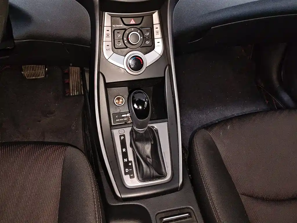 Hyundai Langdong 2016 1.6L Automatic Smart Edition фото 12