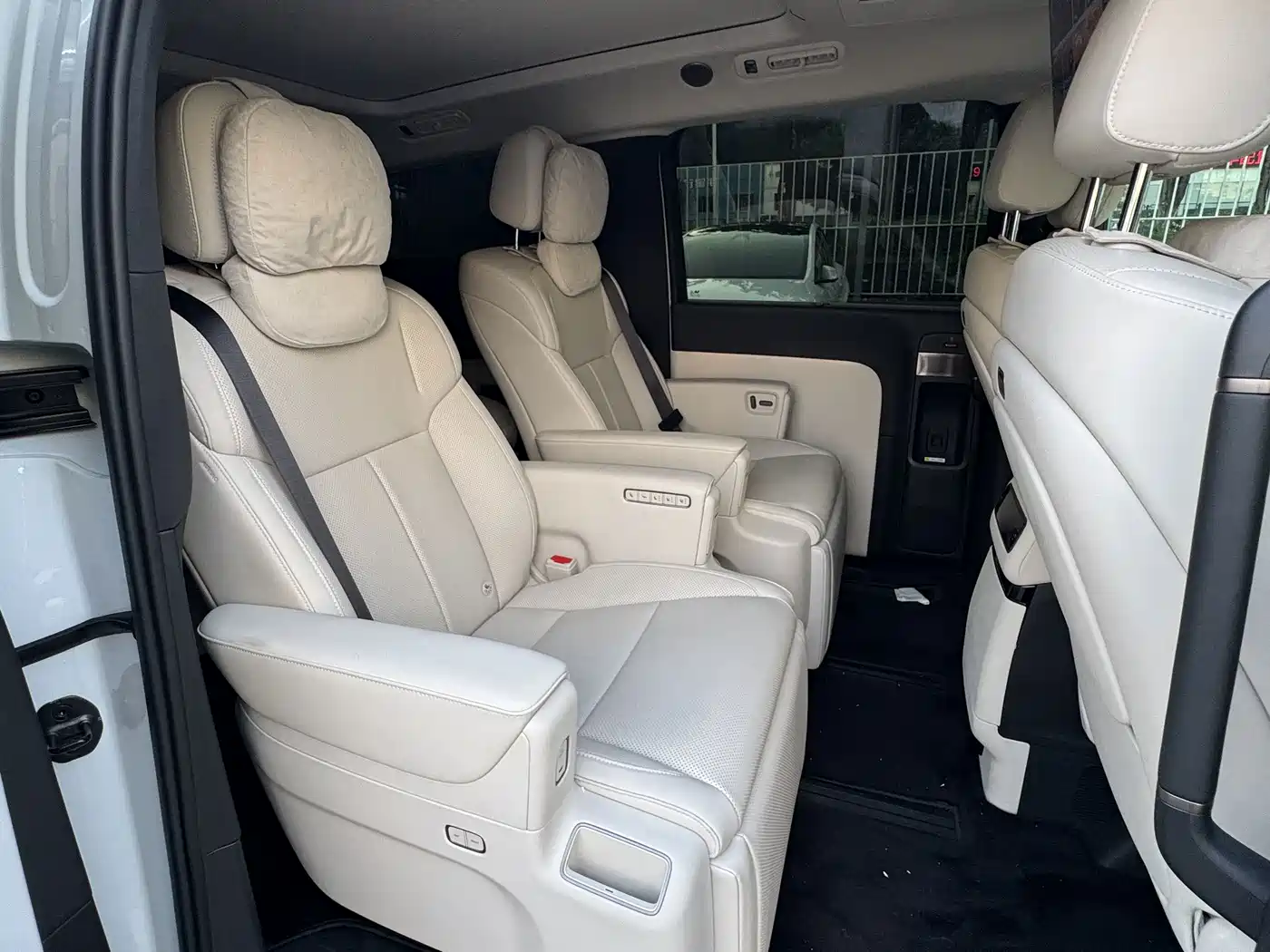 Li Auto MEGA 2025 2025 Model Home Family Special Edition