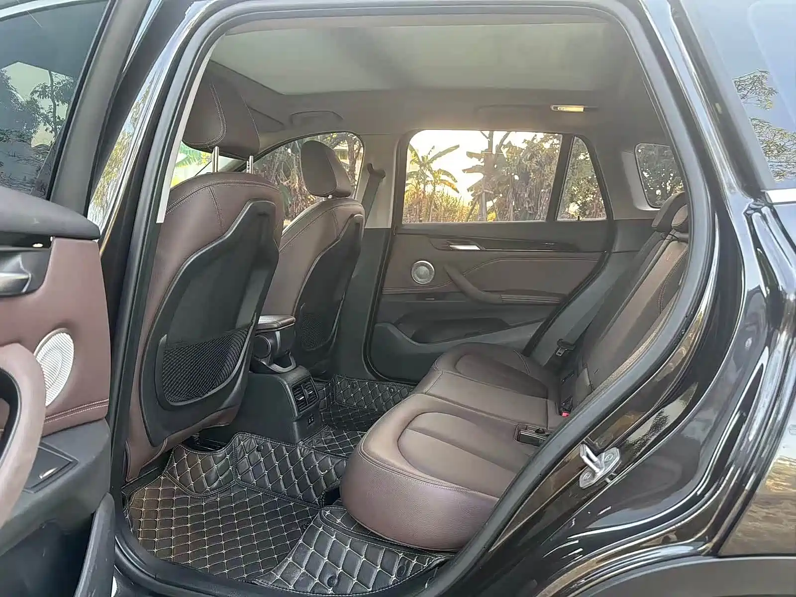 Фото 8 - BMW X1