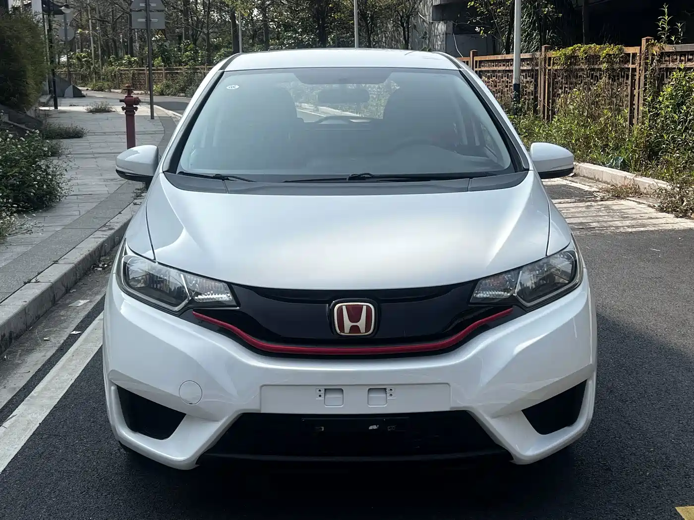 Фото 2 - Honda Fit