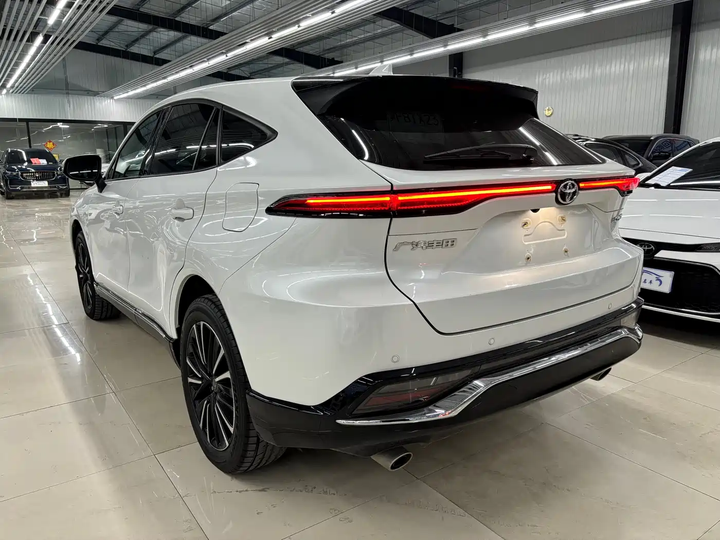 Toyota Venza 2023 2023 2.0L CVT FWD Premium