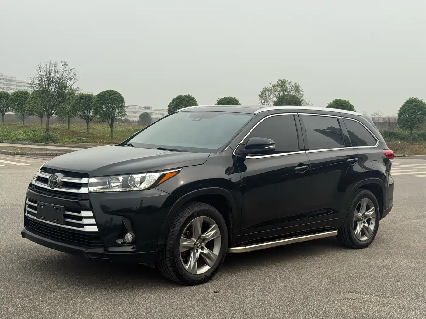 TOYOTA HIGHLANDER