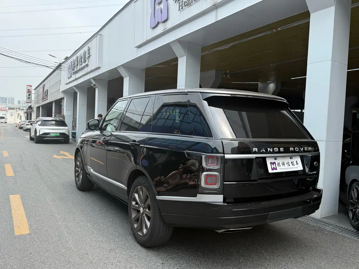 Land Rover Range Rover 2017 3.0 SC V6 Golden Age Edition фото 26