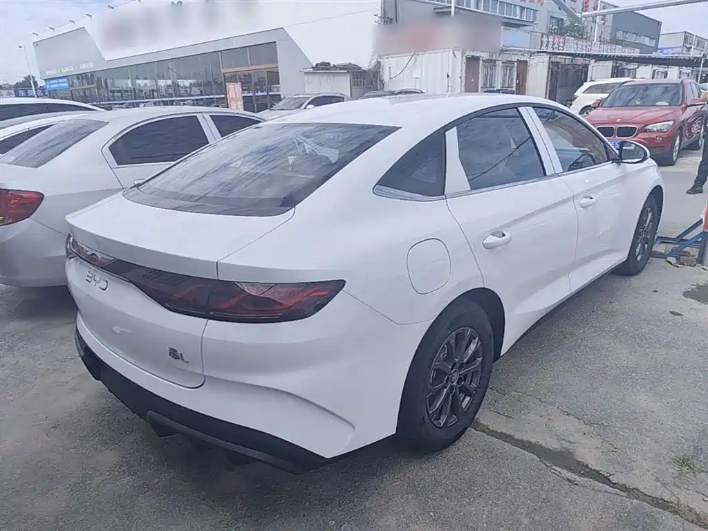 BYD Qin L 2026 DM-i 128KM Progressive фото 7